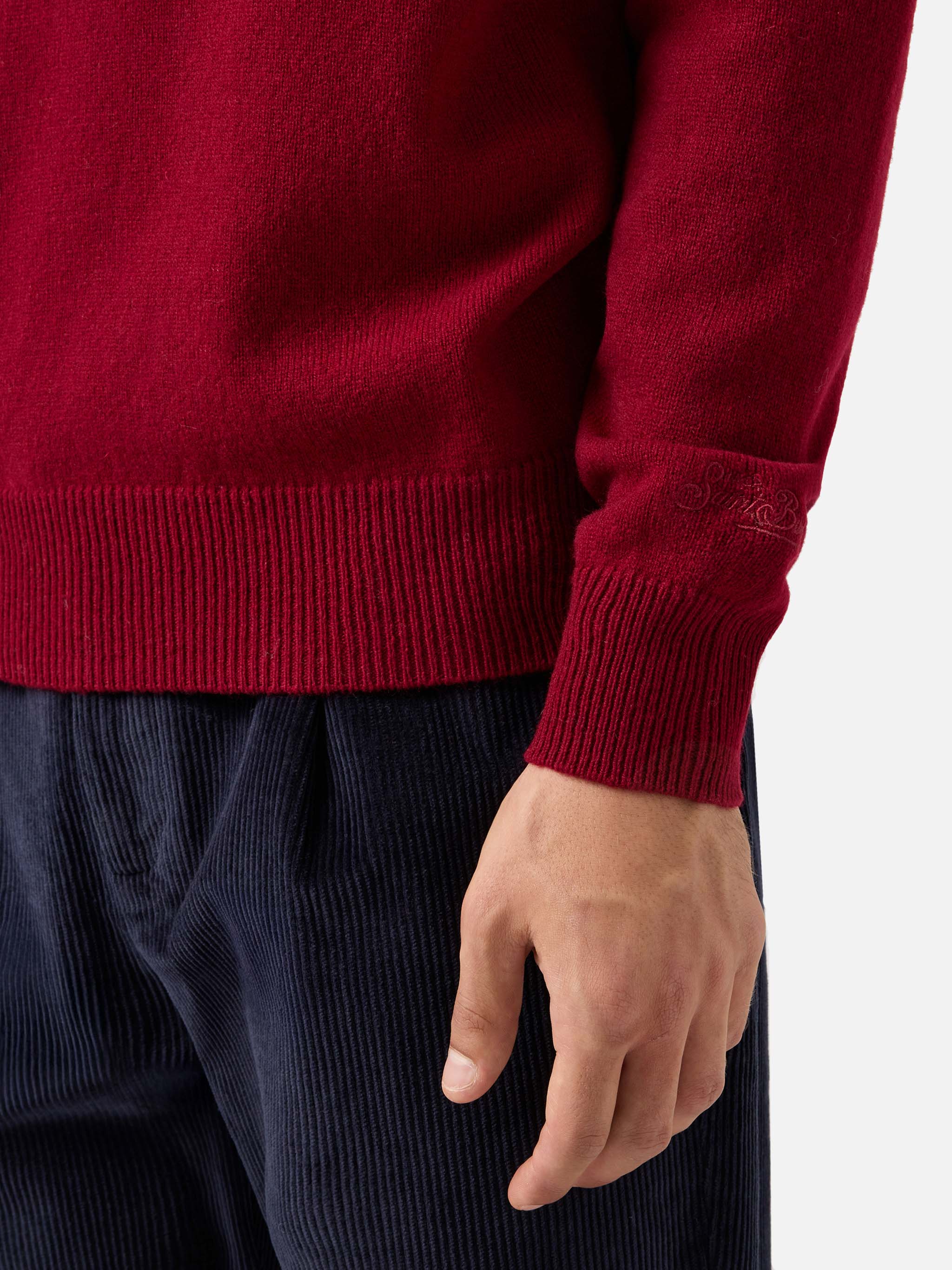 Regent 100% LAMBSWOOL sweater in burgundy - Image 4
