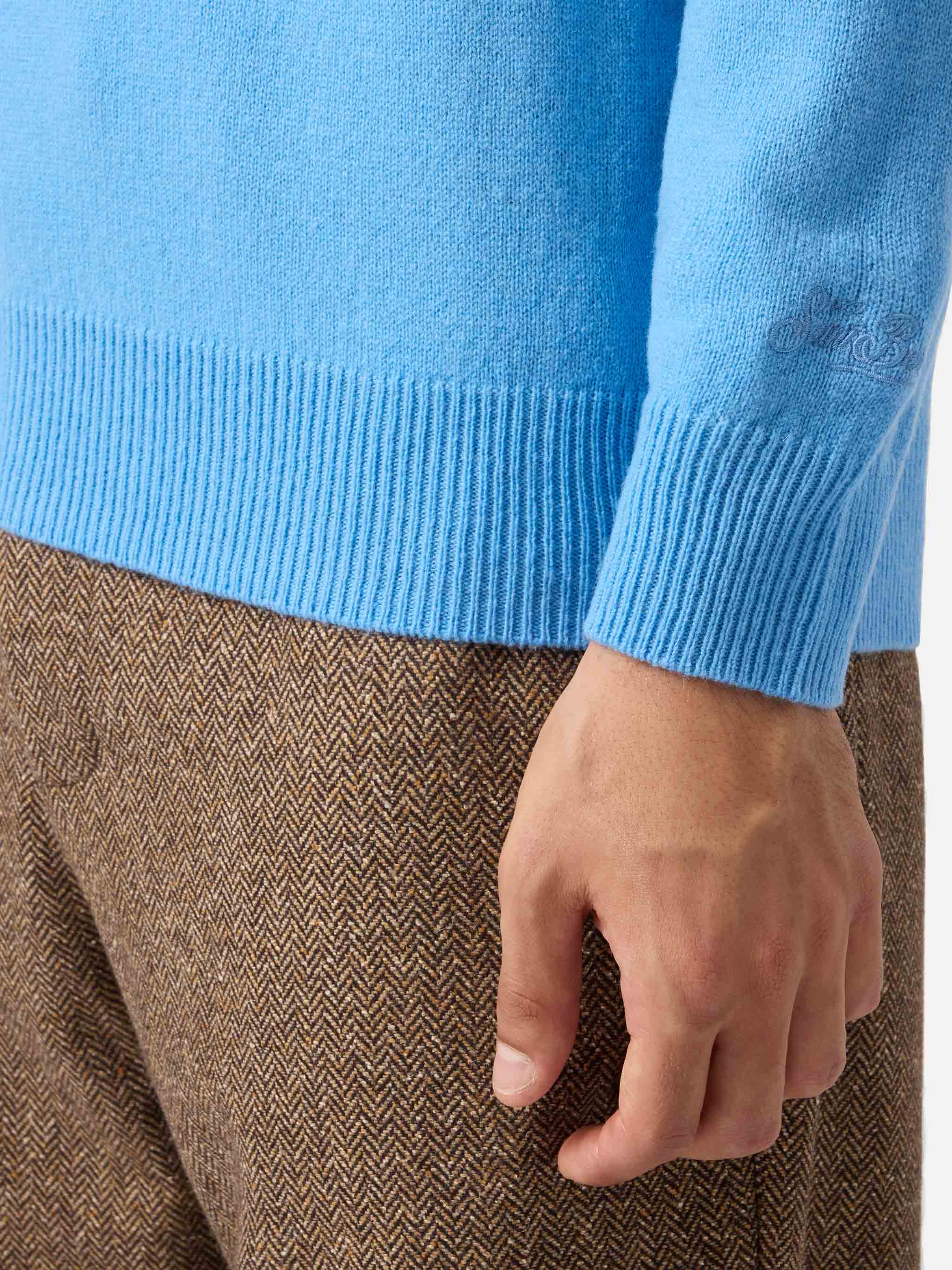 Regent 100% LAMBSWOOL sweater in dusty blue - Image 4