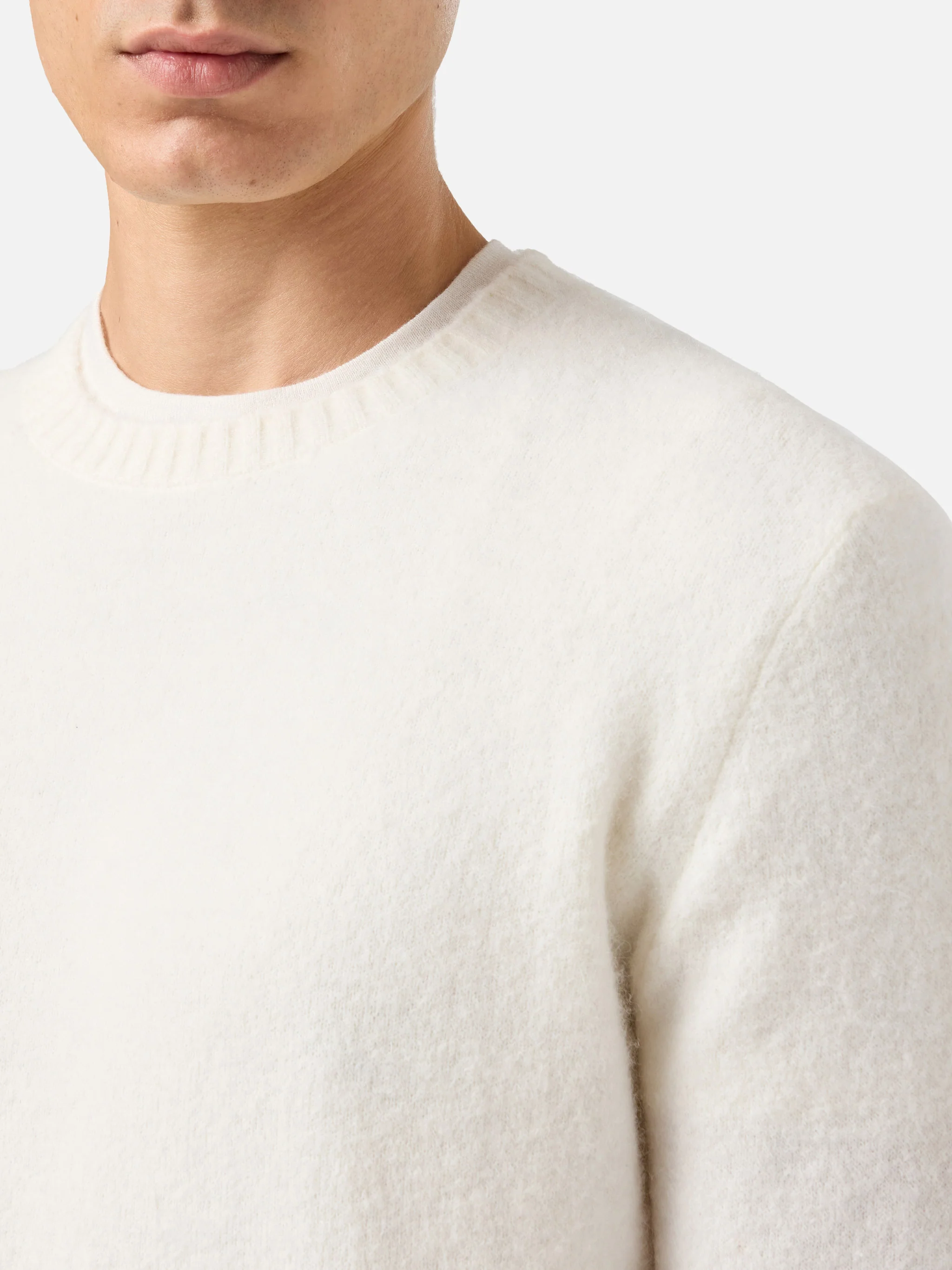 Crewneck sweater Regent in white STRETCH ALPACA - Image 2