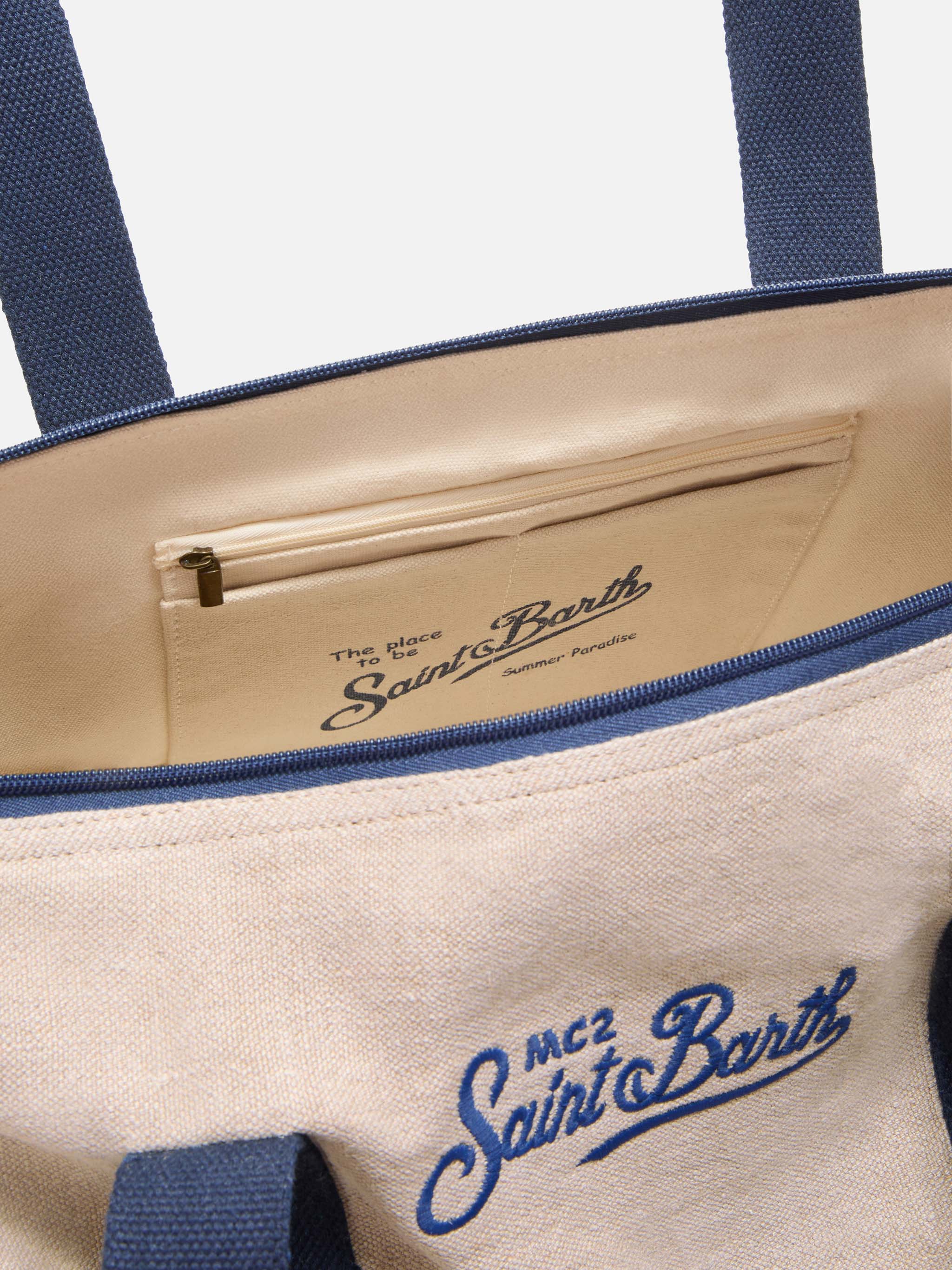 Round Jetleg beige linen weekender with contrasting embroidered logo - Image 5