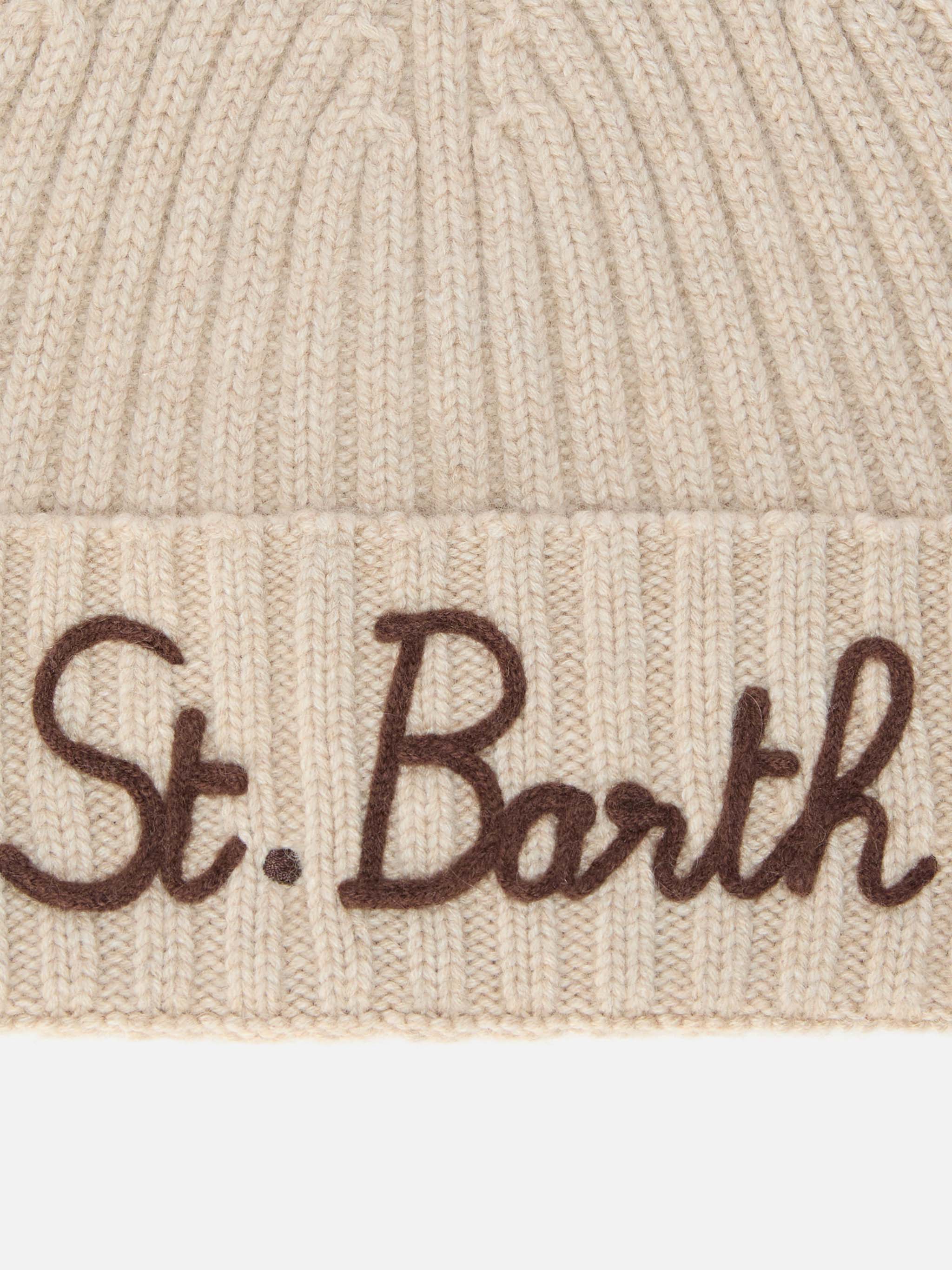 Wengen beanie in cashmere blend in beige with St. Barth embroidery - Image 2