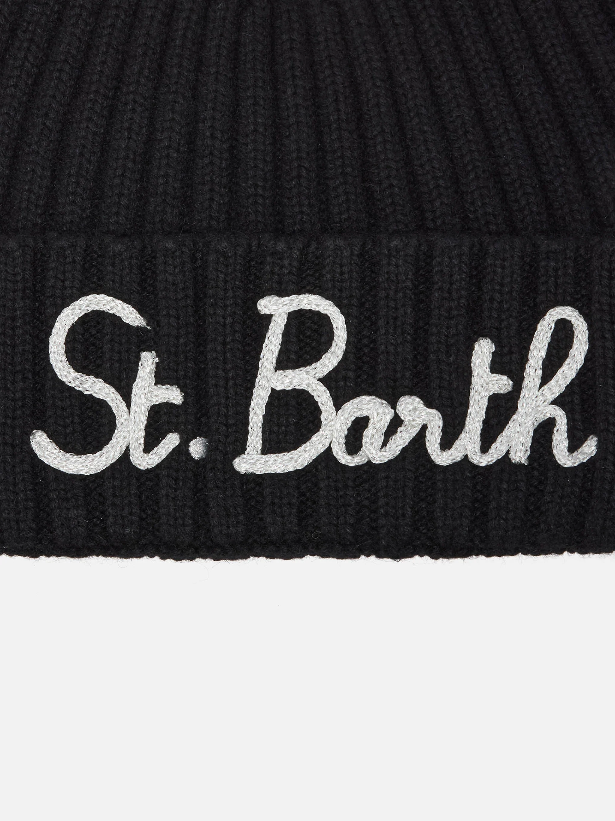 Wengen beanie in cashmere blend in black with St. Barth embroidery and pom-pom - Image 2