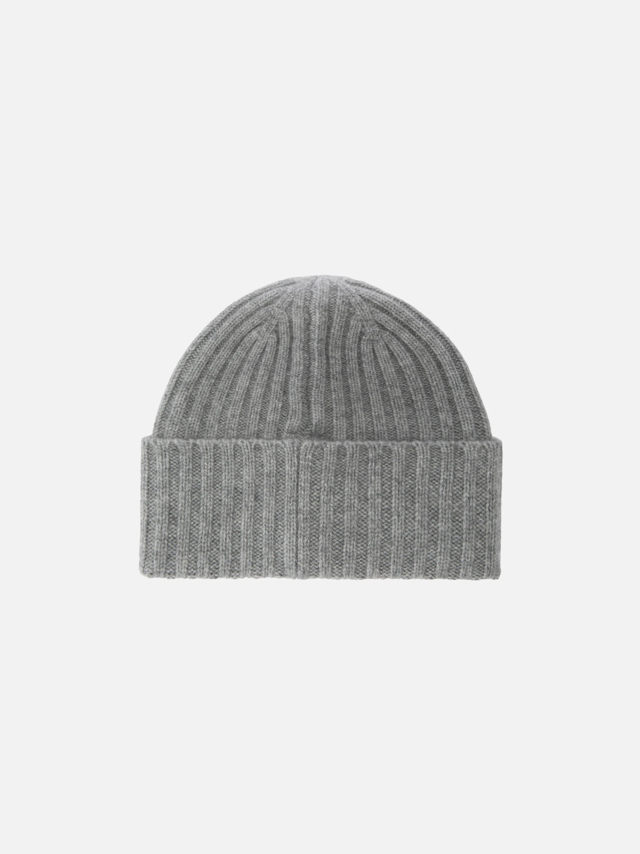 Wengen beanie in grey cashmere with St. Barth embroidery on the turn-up - Image 3