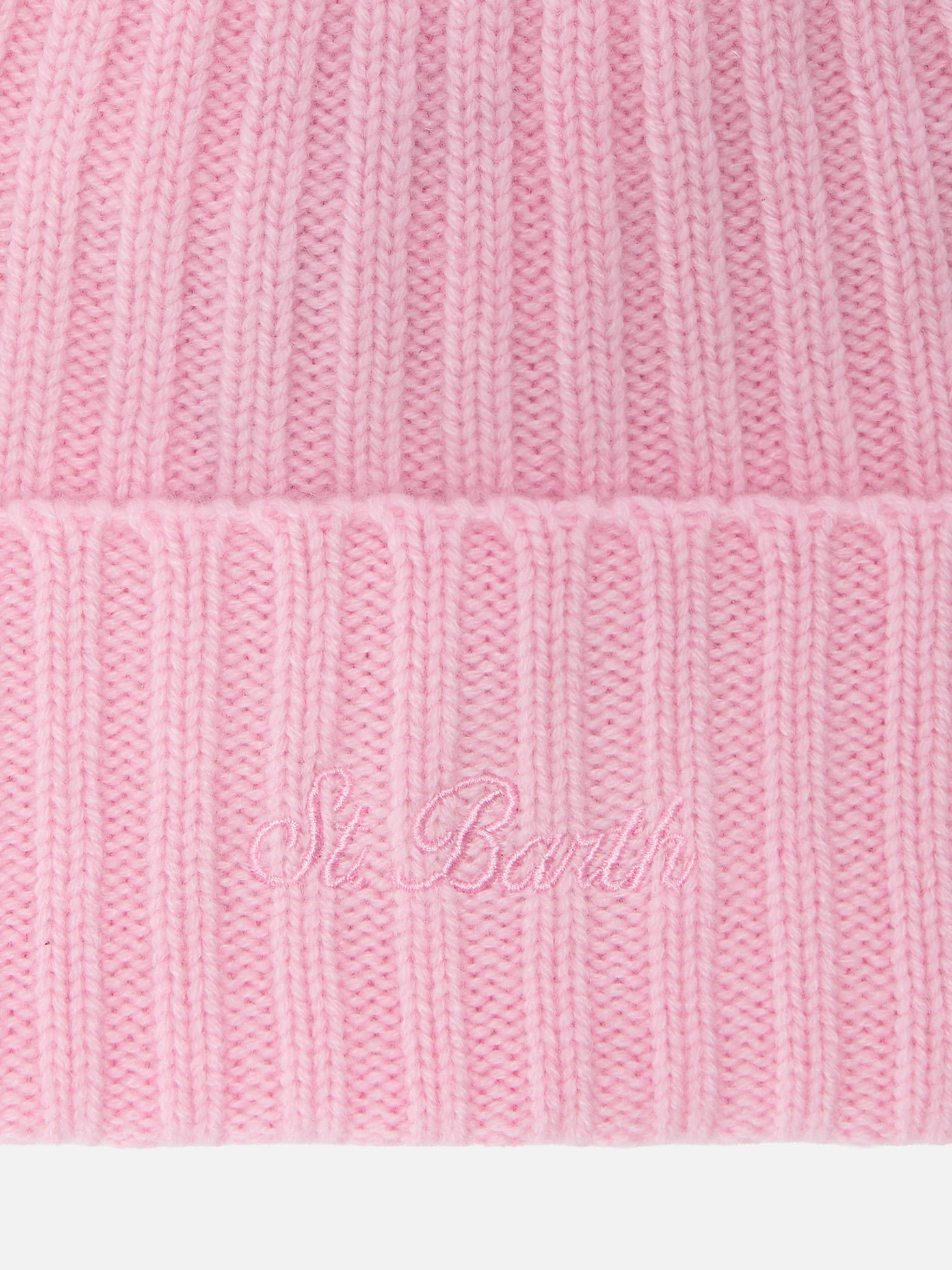 Wengen beanie in pink cashmere with St. Barth embroidery on the turn-up - Image 2