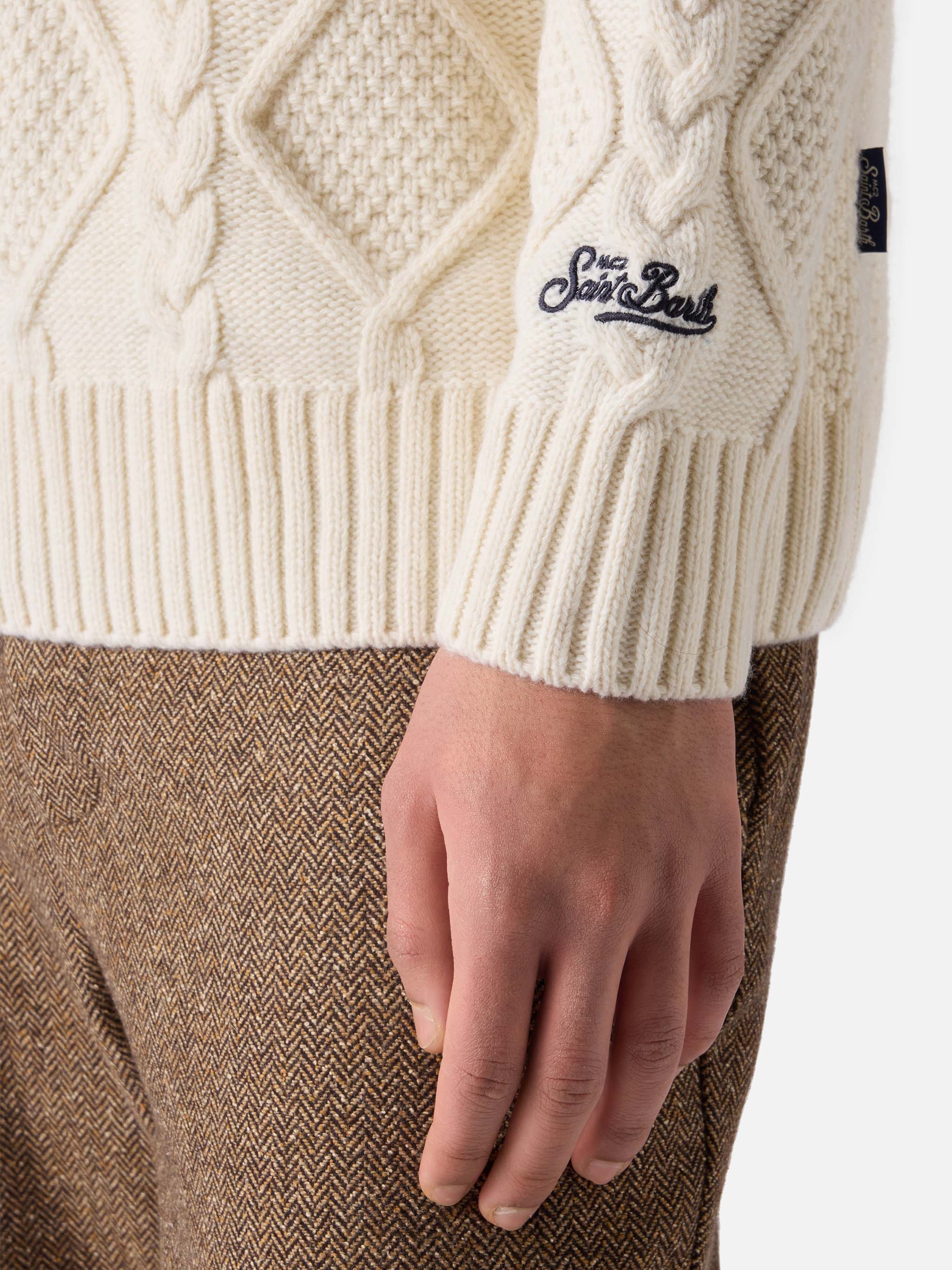 White crewneck Bergen Tricot with Posta Cortina embroidery - Image 4