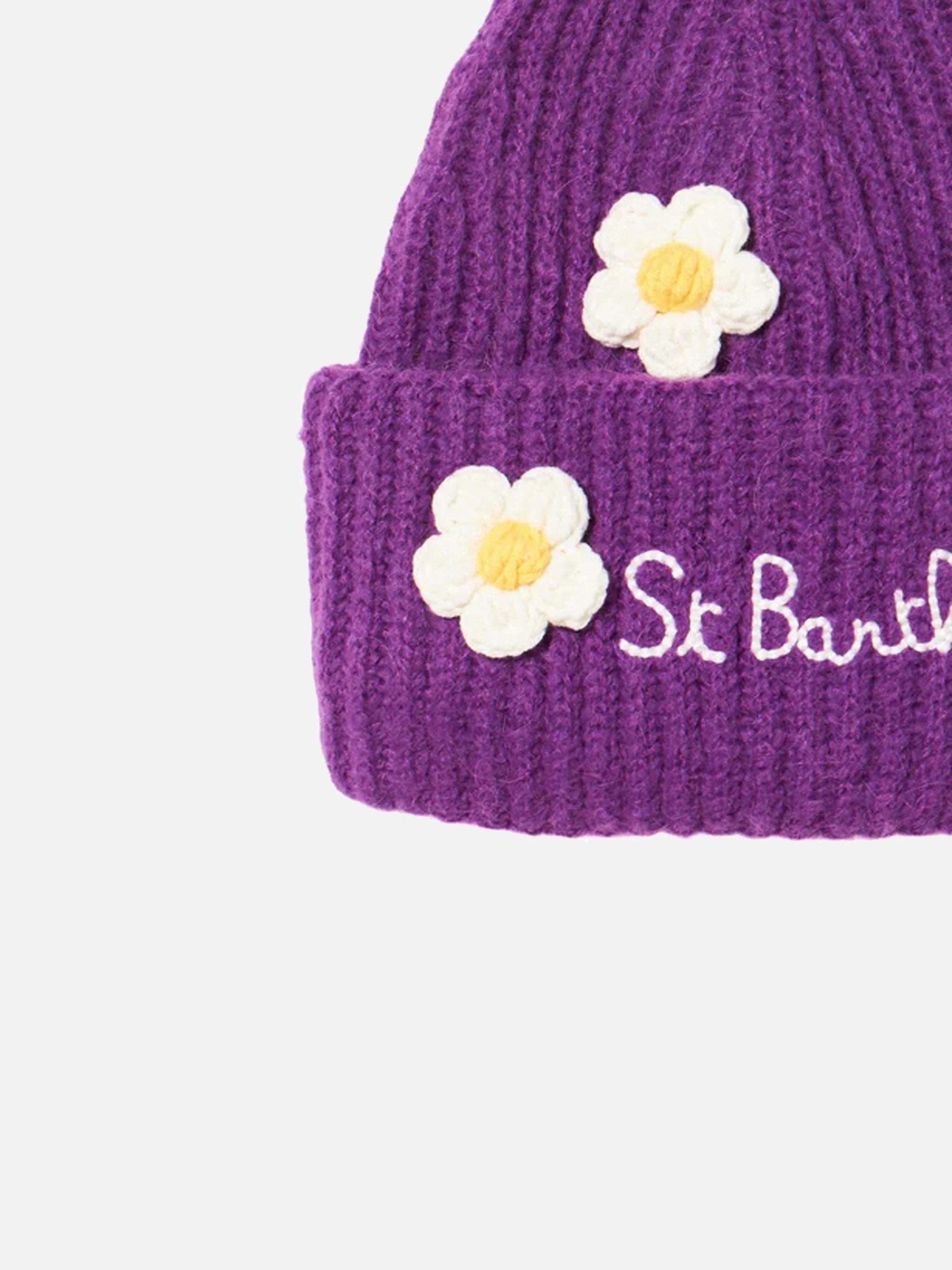Wengen Soft purple beanie with daisy appliqués - Image 3