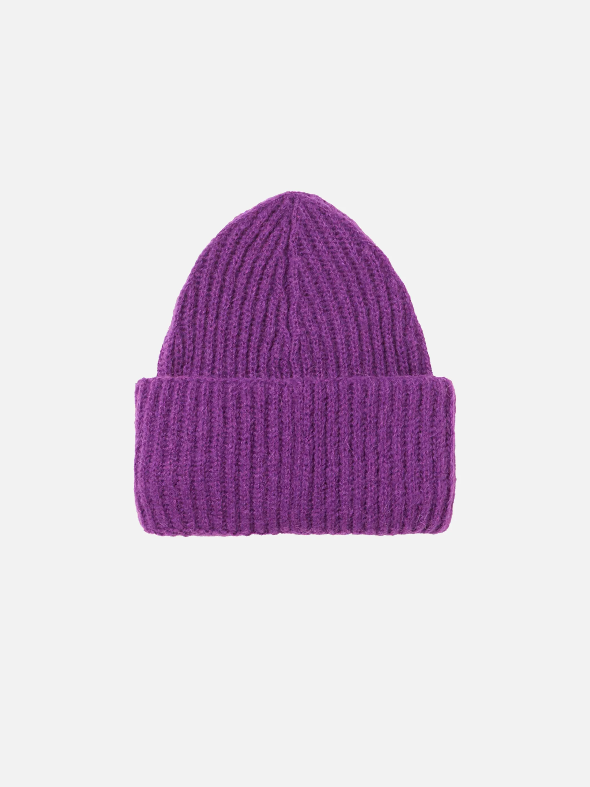 Wengen Soft purple beanie with daisy appliqués - Image 5