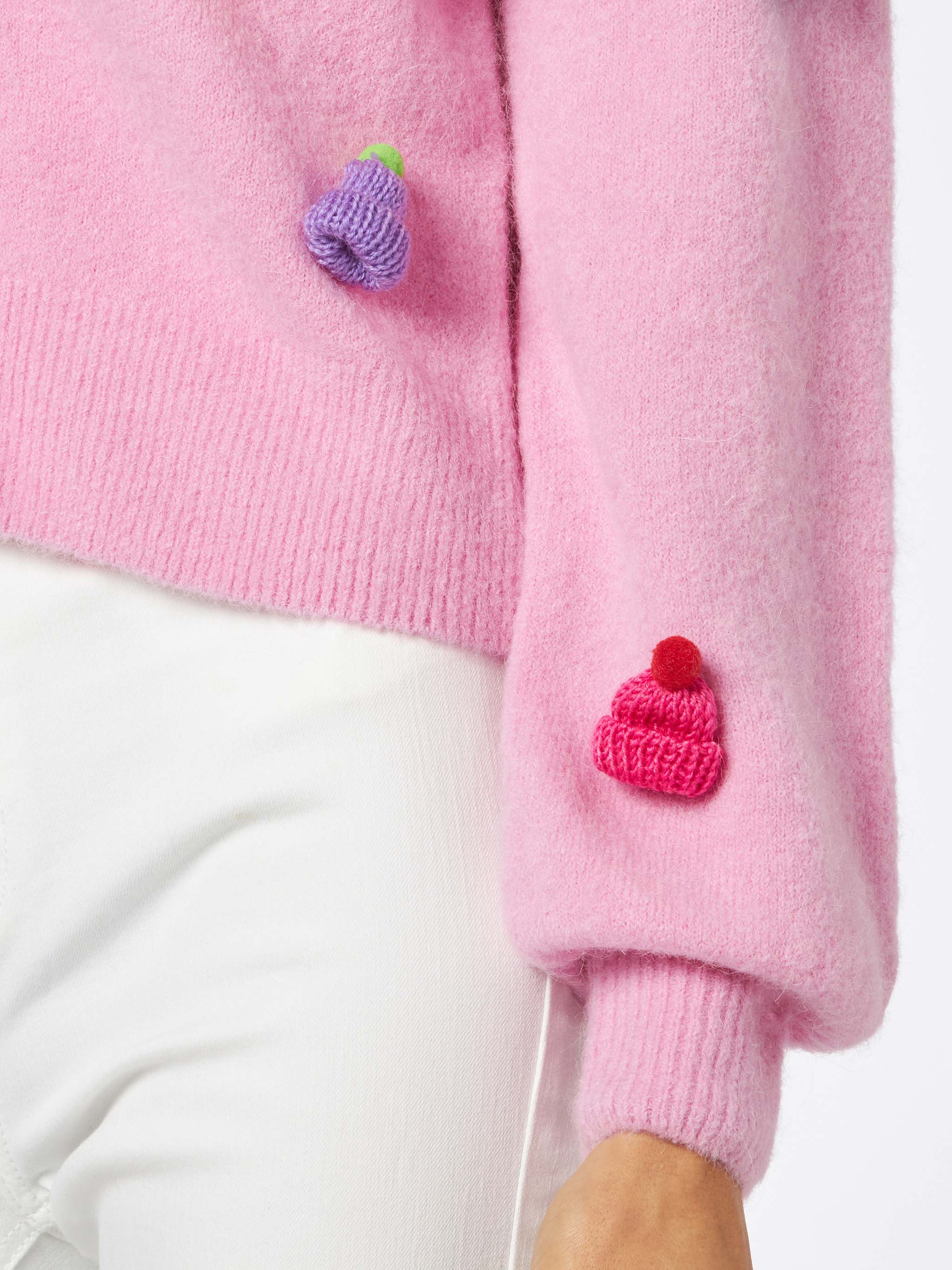 Lyza Soft cropped cardigan with crochet hearts - Image 3