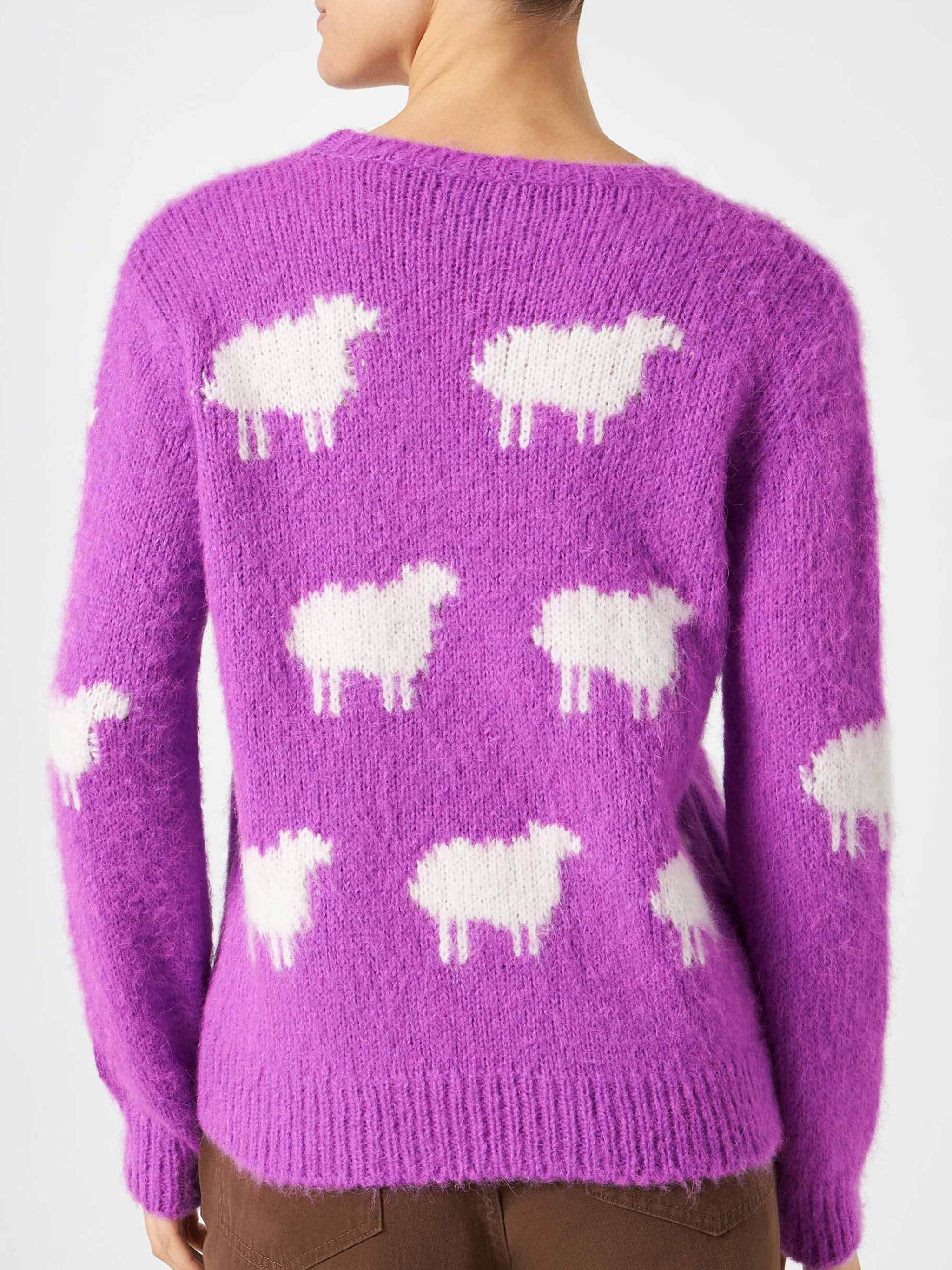 New Queen lilac brushed sweater with embroidery - Image 3