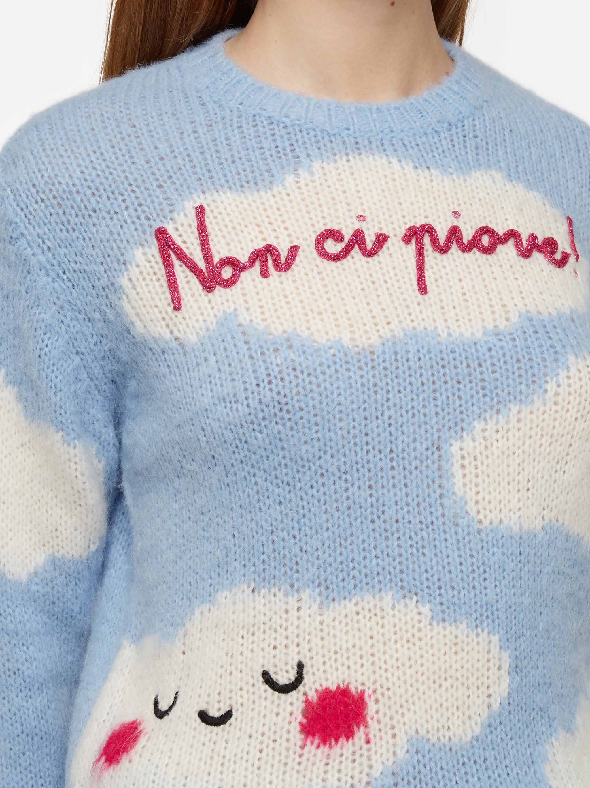 Maglia New Queen Soft con ricamo Non ci piove azzurra - Image 2