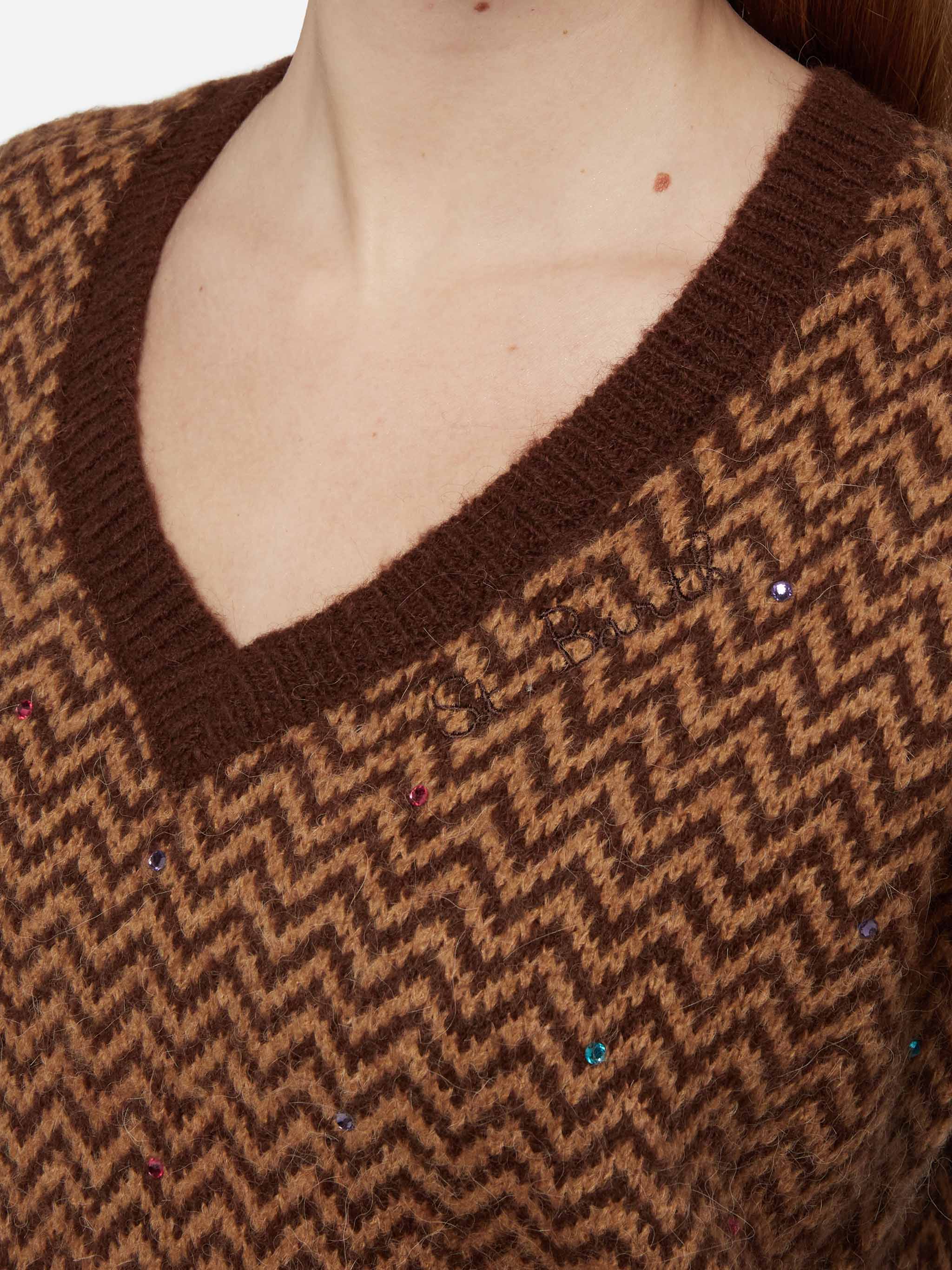 Annecy Soft sweater with diamond pattern and V-neck - Image 2