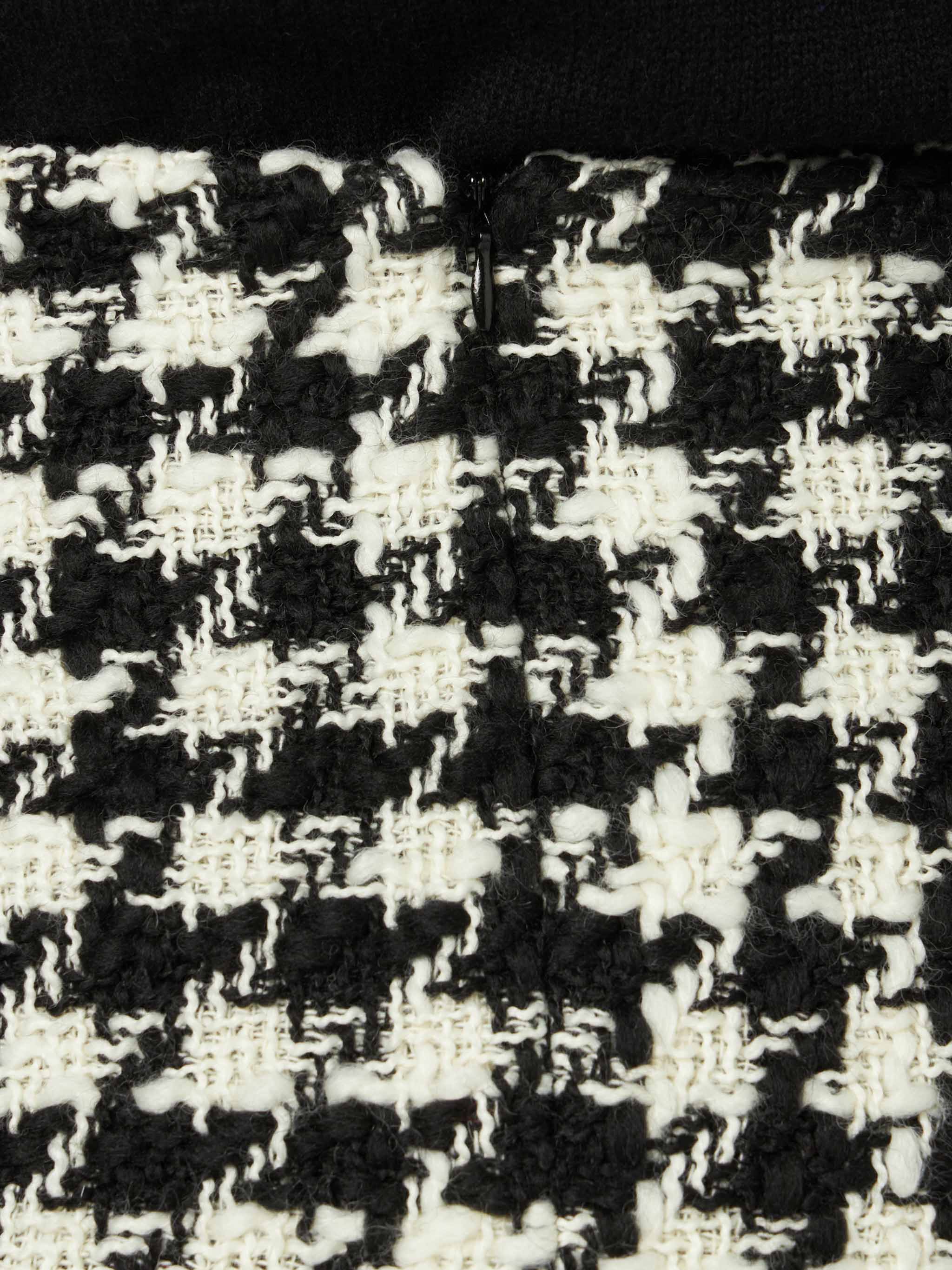 Katrine black and white houndstooth wool effect skirt - Image 3