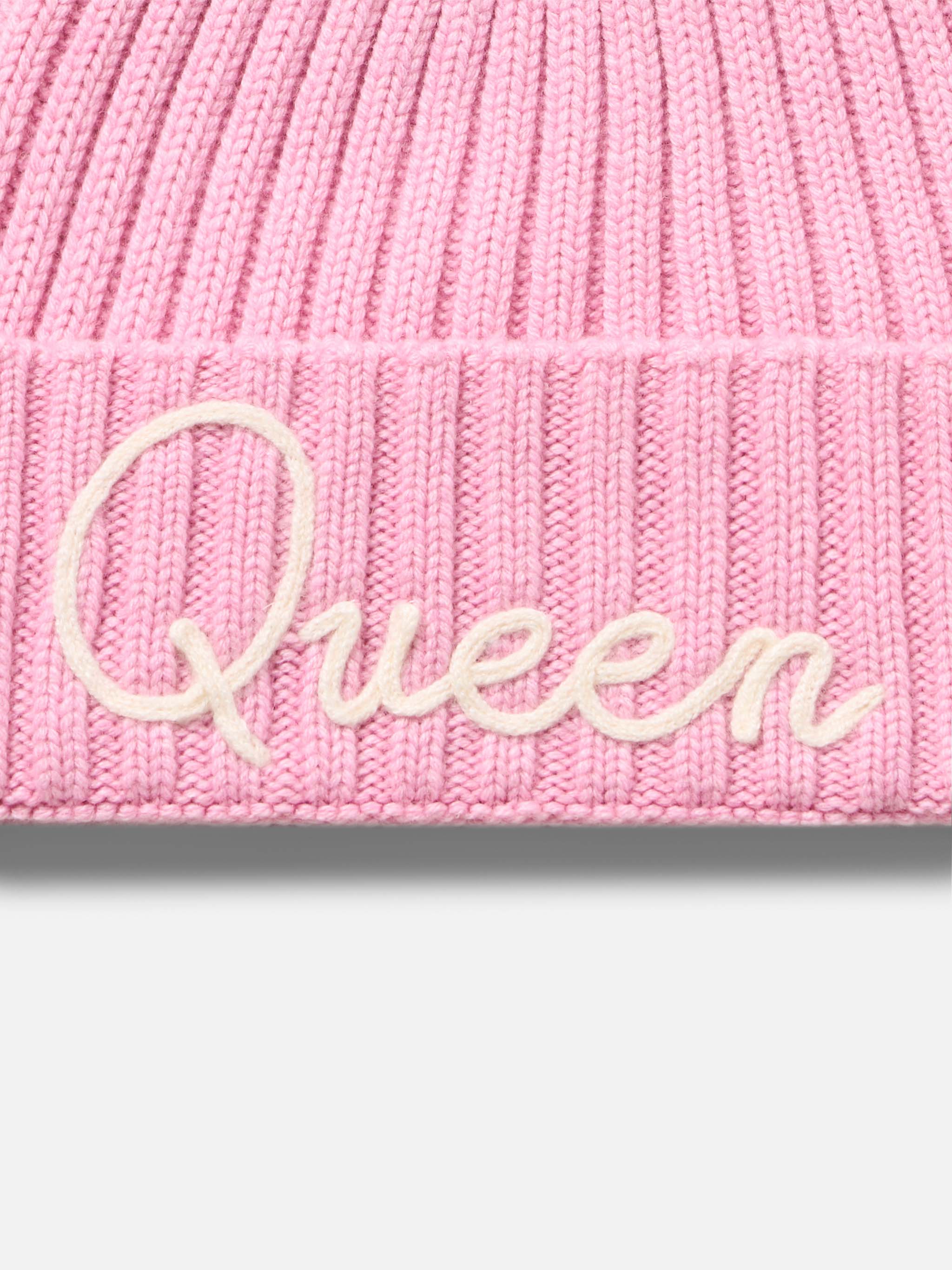 Pink ribbed hat Wengen with Queen embroidery - Image 2