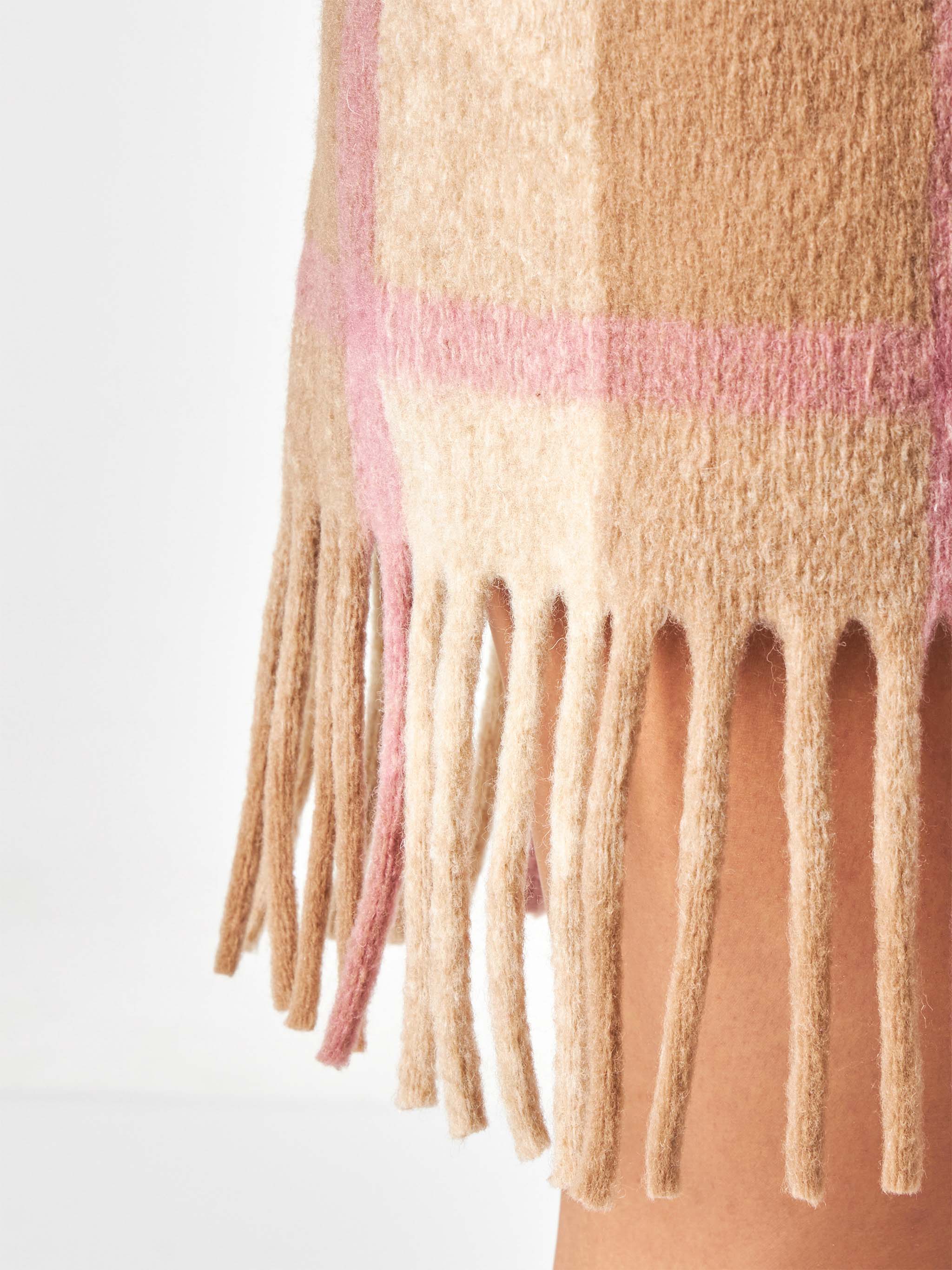 Katrine beige and pink tartan knitted skirt - Image 3